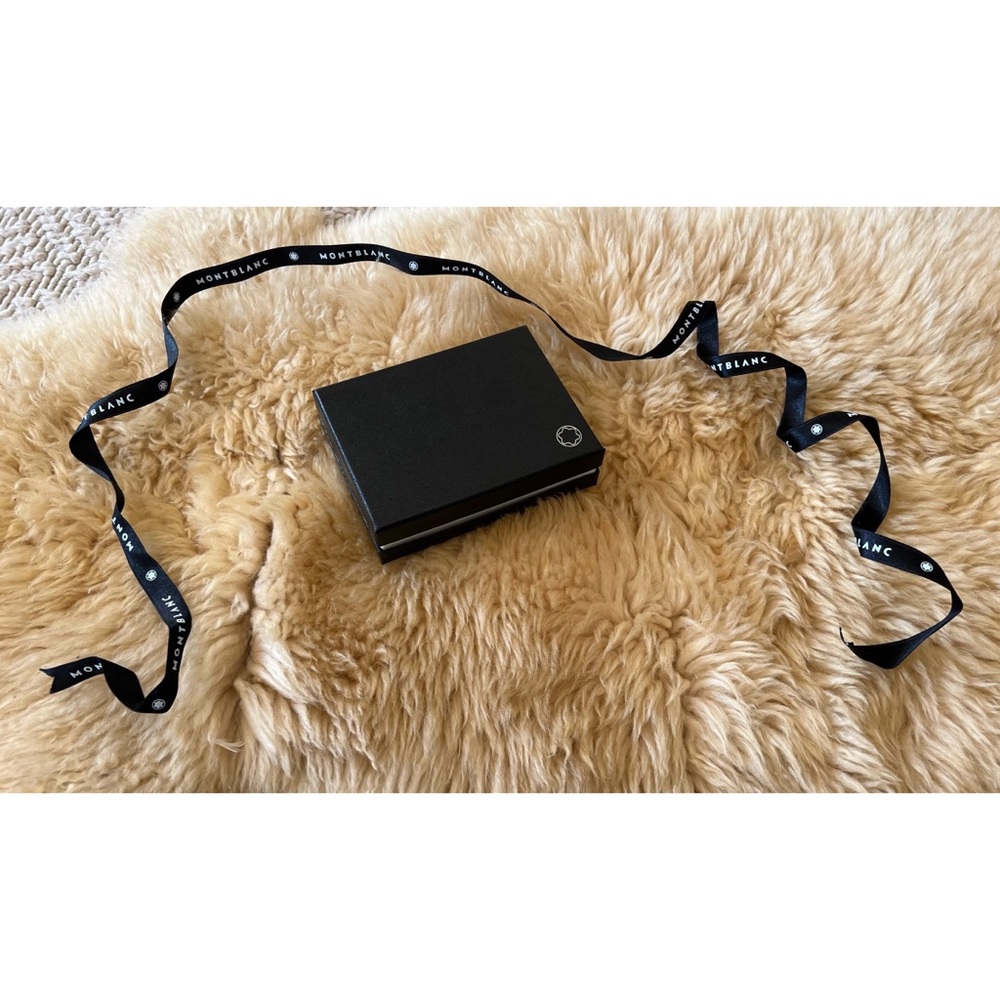 Montblanc Gift box and logo ribbon
